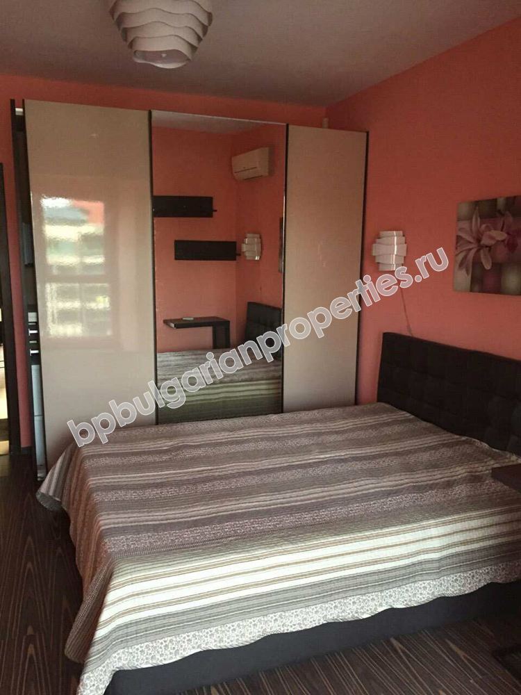Двуспален мебелиран апартамент за продажба до морето в центъра на град Поморие