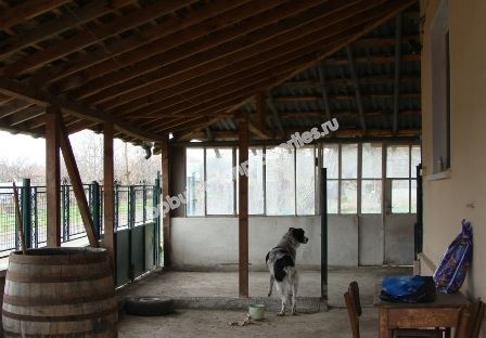 Едноетажна къща с голям двор на 25 км от морето, обл. Бургас