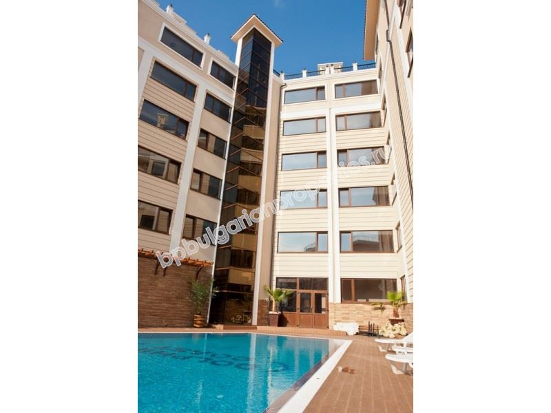 Луксозни апартаменти във VIP комплекс на първа линия