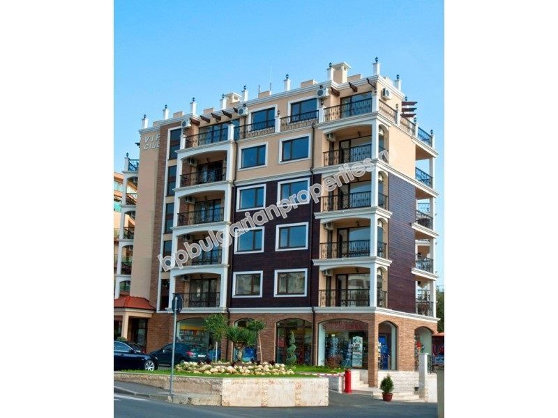 Луксозни апартаменти във VIP комплекс на първа линия