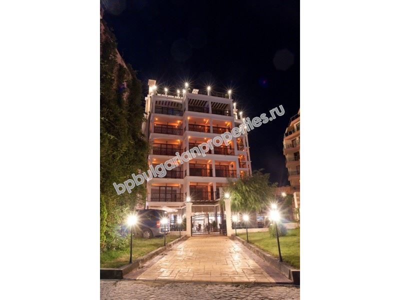 Луксозни апартаменти във VIP комплекс на първа линия