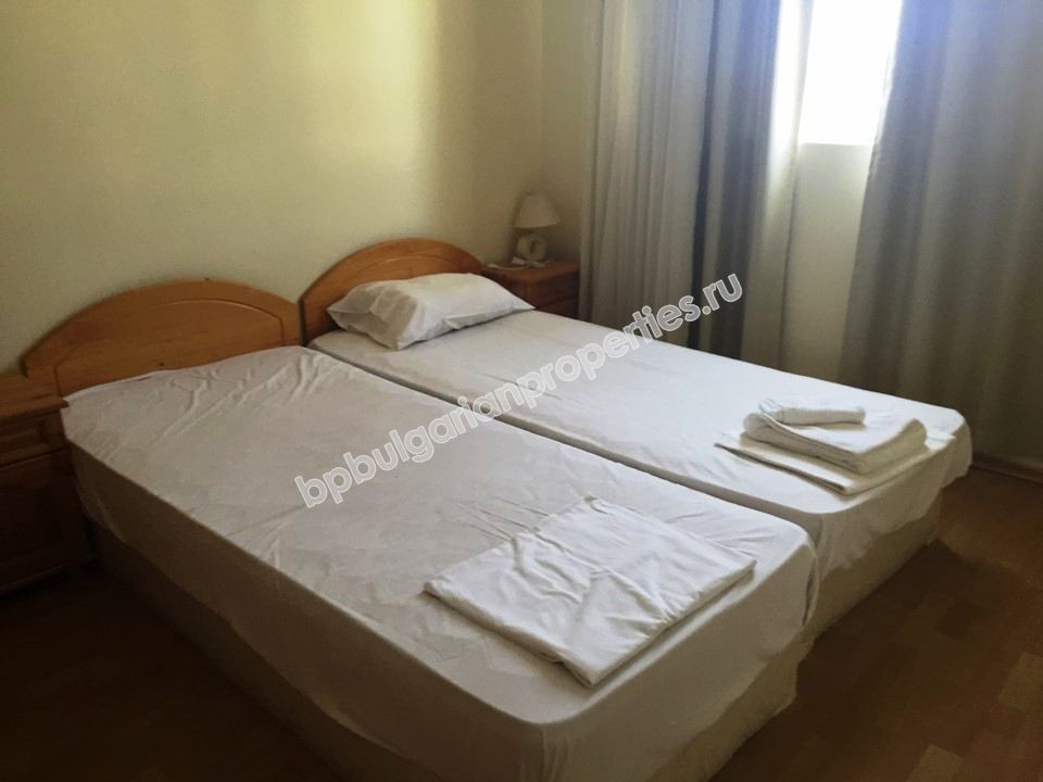 Мебелиран двуспален апартамент за продажба в центъра на курорта Слънчев Бряг