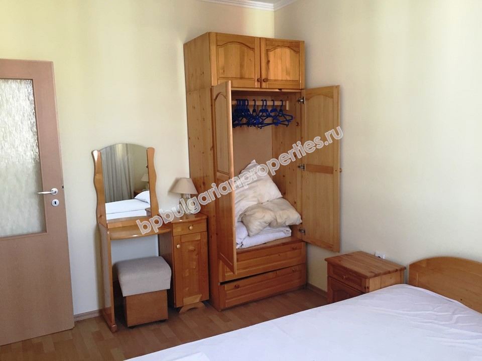 Мебелиран двуспален апартамент за продажба в центъра на курорта Слънчев Бряг