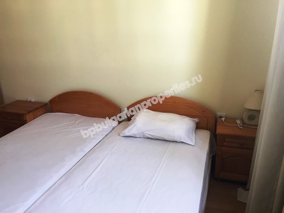 Мебелиран двуспален апартамент за продажба в центъра на курорта Слънчев Бряг