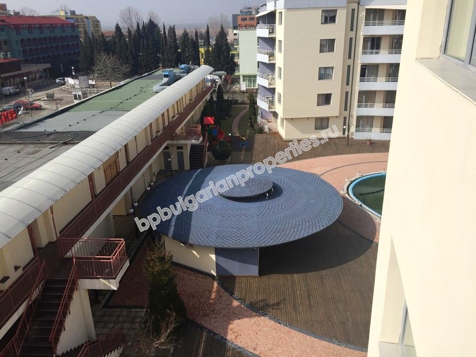 Мебелиран двуспален апартамент за продажба в центъра на курорта Слънчев Бряг