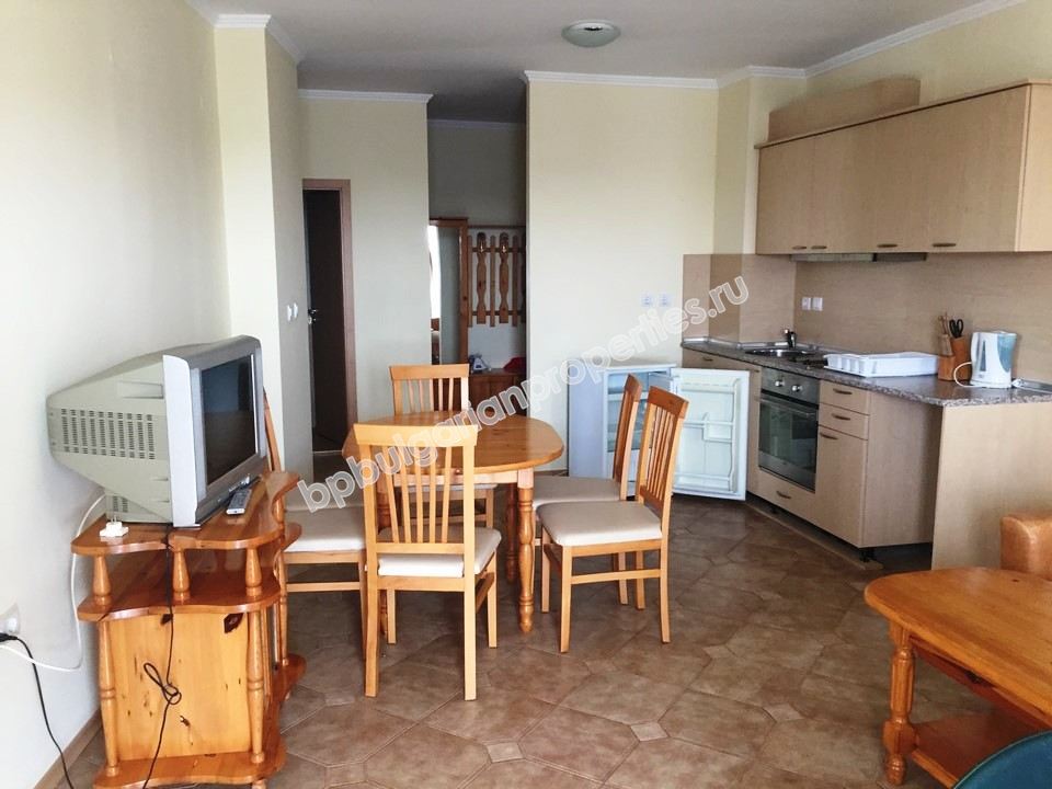 Мебелиран двуспален апартамент за продажба в центъра на курорта Слънчев Бряг
