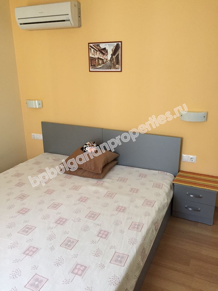 Обзаведен тристаен апартамент с паркомясто в Равда