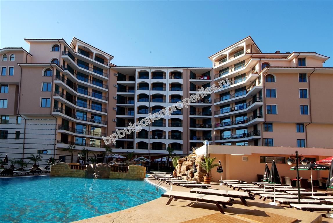 Мебелиран двустаен апартамент за продажба до плажа в курорта Слънчев Бряг