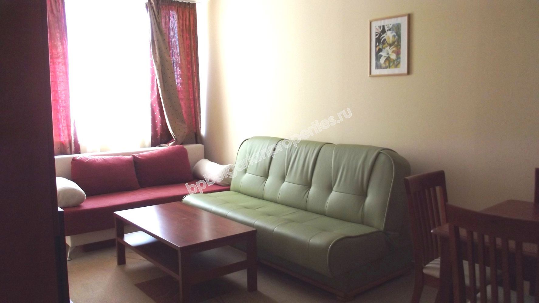 Мебелиран двустаен апартамент за продажба до плажа в курорта Слънчев Бряг