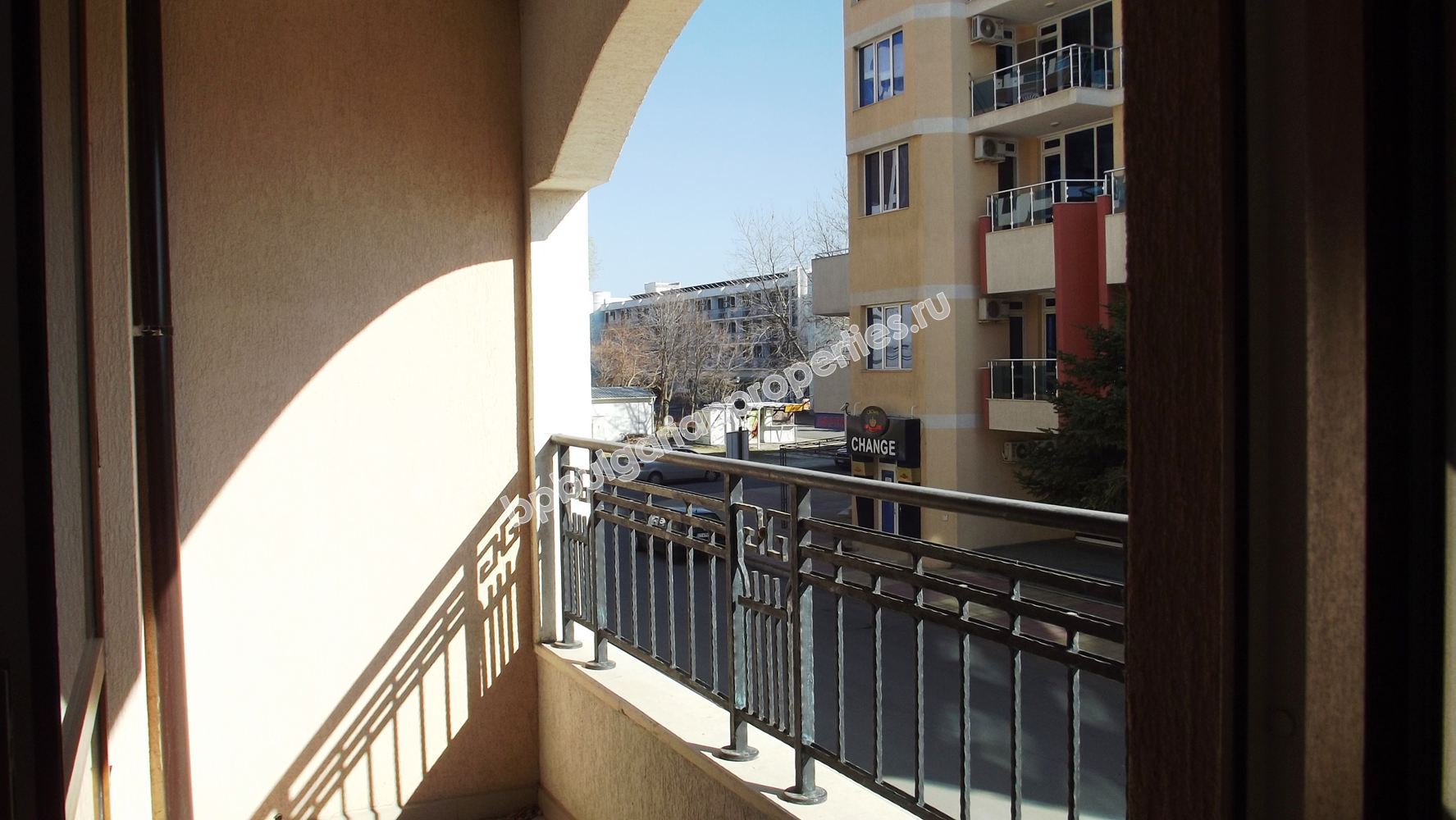 Мебелиран двустаен апартамент за продажба до плажа в курорта Слънчев Бряг