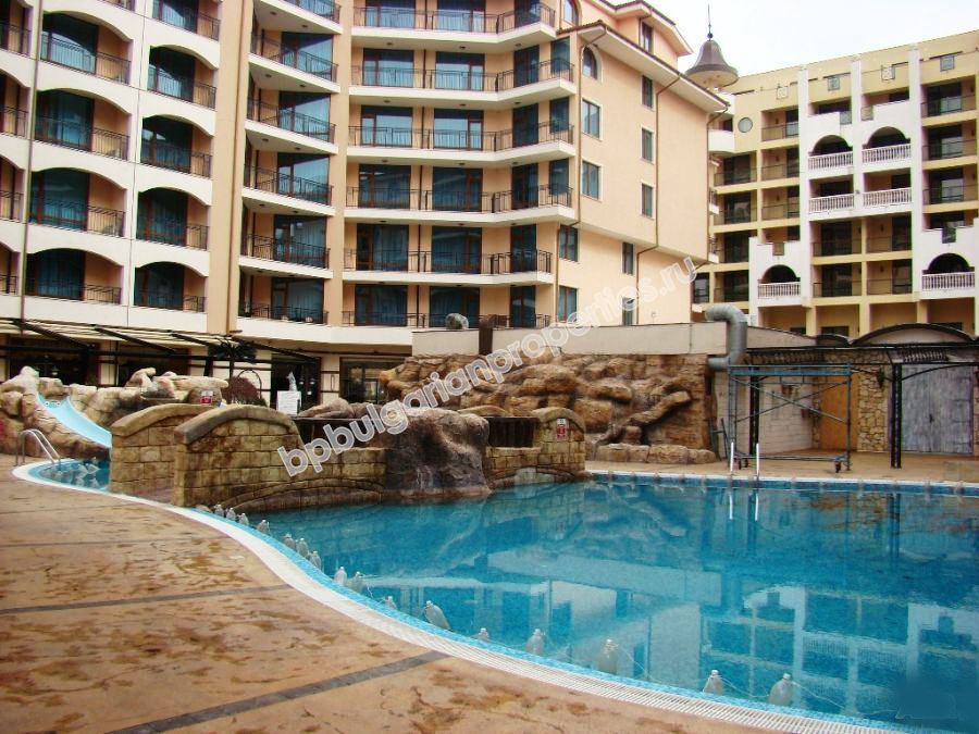 Мебелиран двустаен апартамент за продажба до плажа в курорта Слънчев Бряг