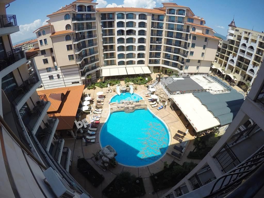 Мебелиран двустаен апартамент за продажба до плажа в курорта Слънчев Бряг