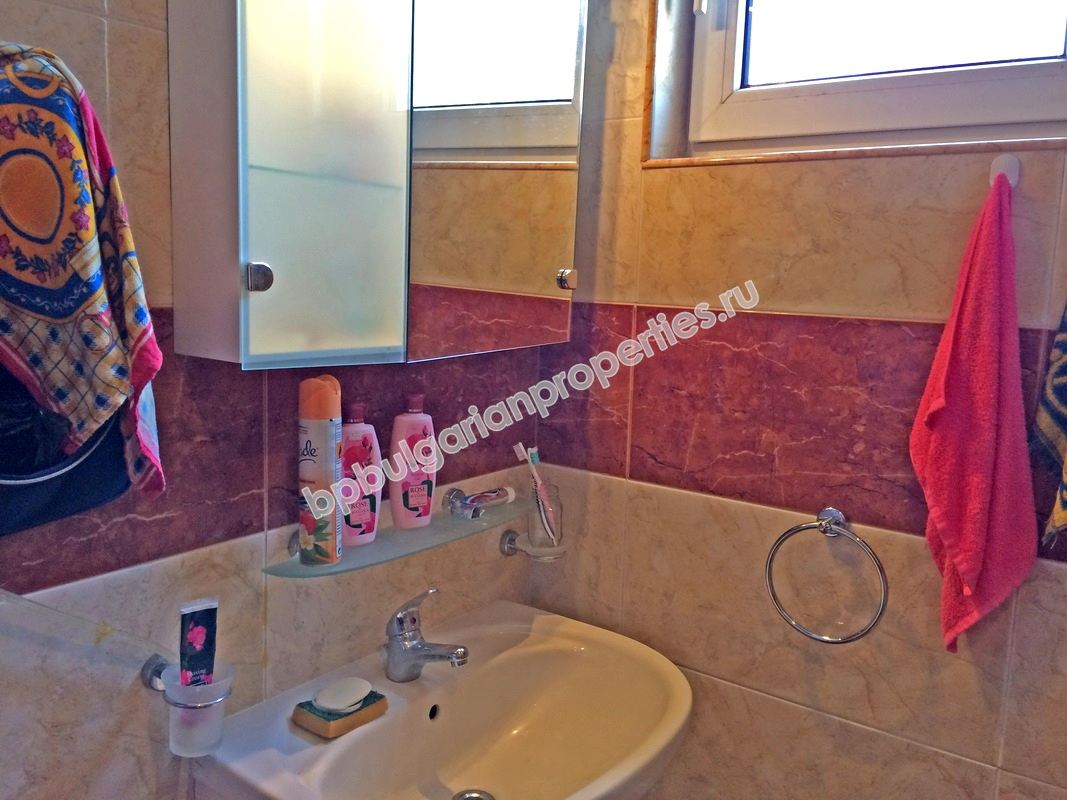 Мебелирано студио на първа линия море за продажба в курорта Свети Влас Мебелирано студио на първа линия море за продажба в курорта Свети Влас