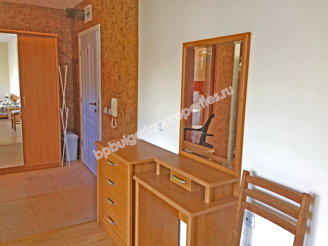 Мебелирано студио на първа линия море за продажба в курорта Свети Влас Мебелирано студио на първа линия море за продажба в курорта Свети Влас