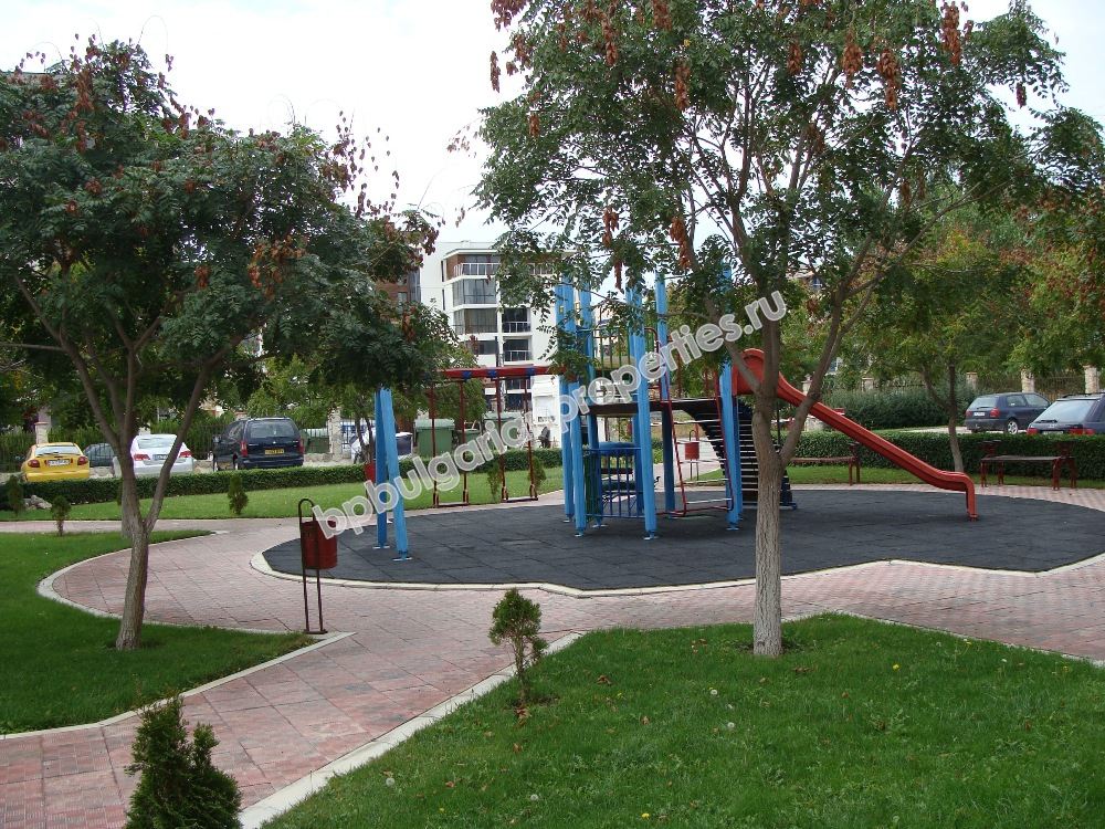 Просторно мебелирано студио близо до плажа за продажба в Слънчев Бряг