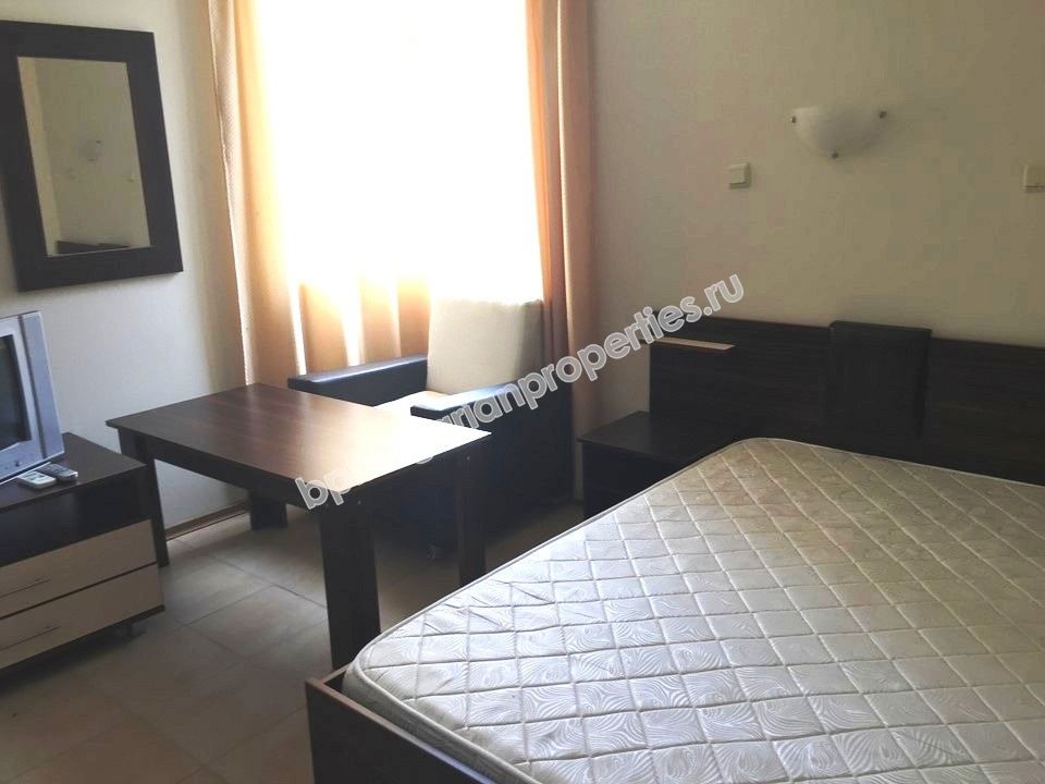 Мебелирано студио за продажба в красив комплекс в курорта Свети Влас