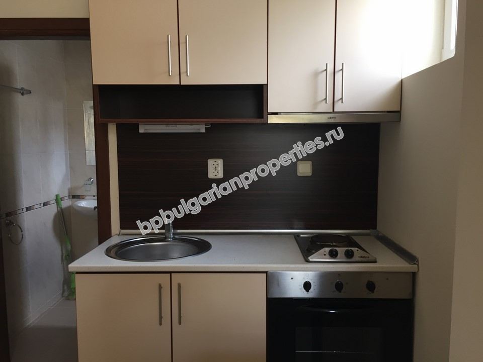 Мебелирано студио за продажба в красив комплекс в курорта Свети Влас