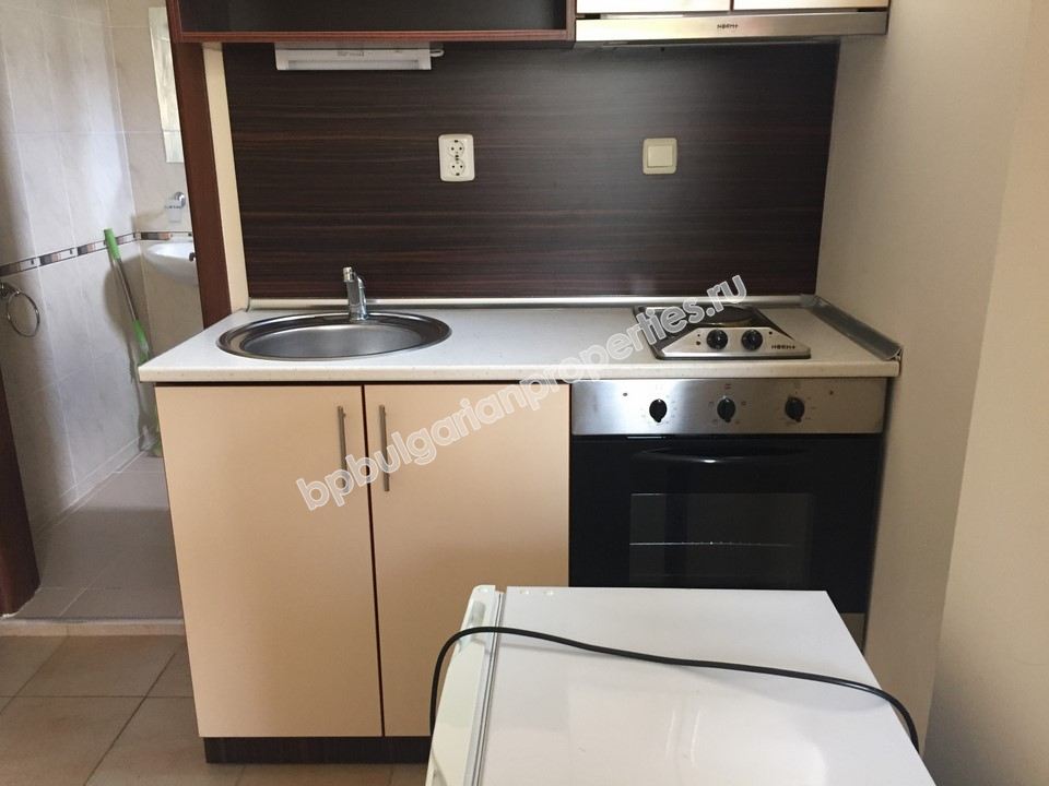 Мебелирано студио за продажба в красив комплекс в курорта Свети Влас