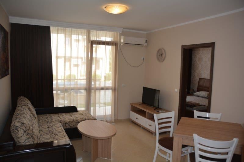 Директно от строителя - обзаведен апартамент в жилищен комплекс близо до морето