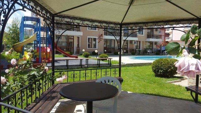 Директно от строителя - обзаведен апартамент в жилищен комплекс близо до морето