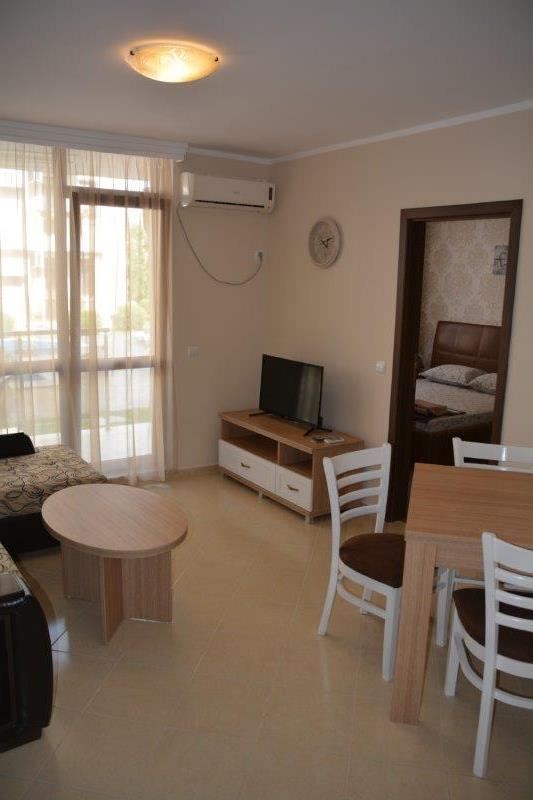 Директно от строителя - обзаведен апартамент в жилищен комплекс близо до морето