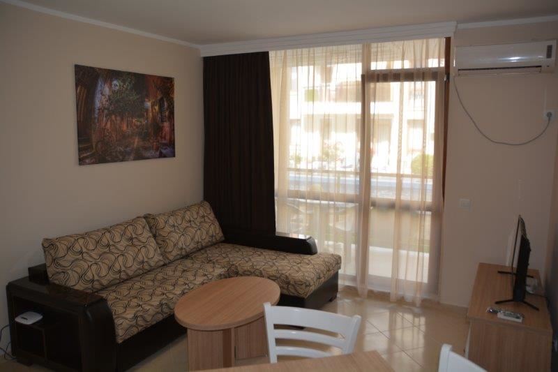 Директно от строителя - обзаведен апартамент в жилищен комплекс близо до морето