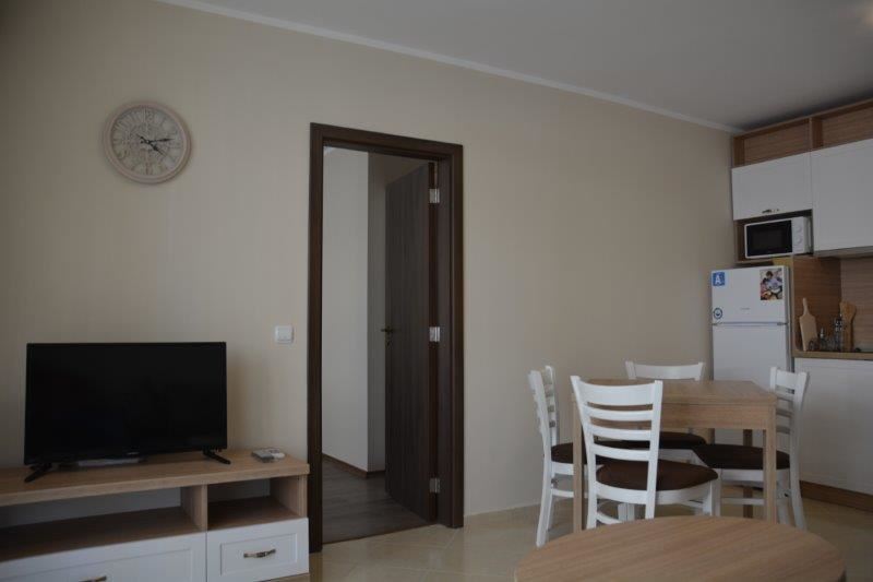 Директно от строителя - обзаведен апартамент в жилищен комплекс близо до морето