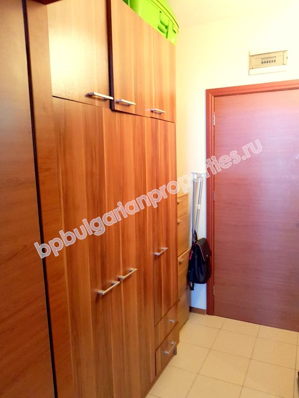 Мебелирано просторно студио близо до плажа за продажба в курорта Слънчев Бряг