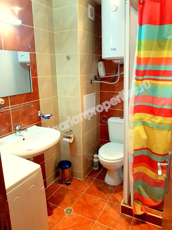 Мебелирано просторно студио близо до плажа за продажба в курорта Слънчев Бряг