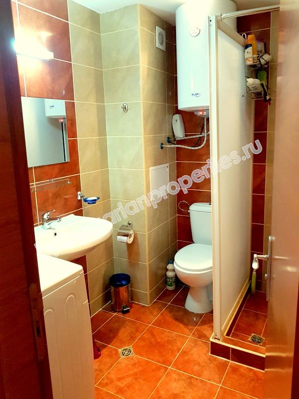 Мебелирано просторно студио близо до плажа за продажба в курорта Слънчев Бряг