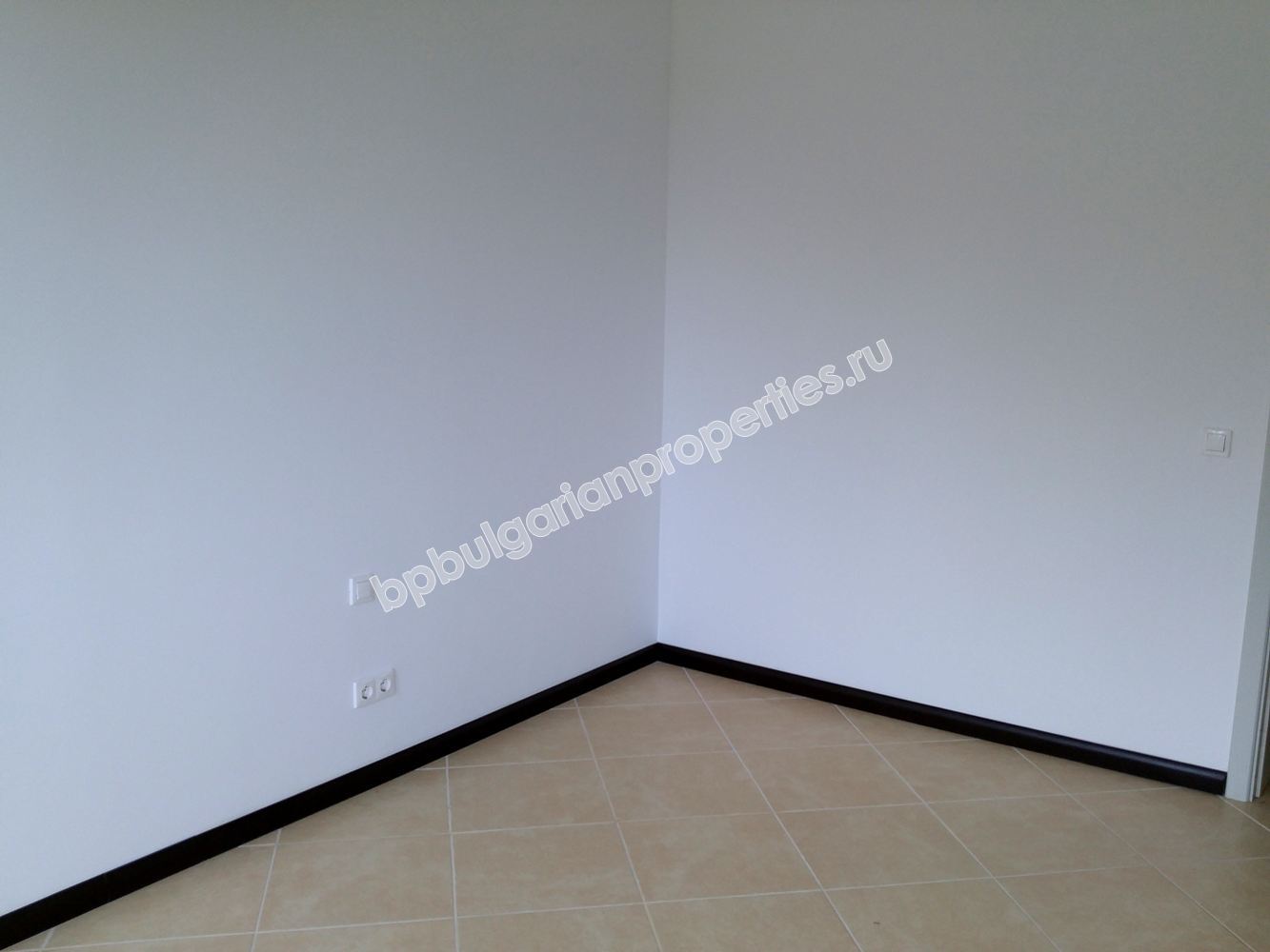 Луксозен двустаен апартамент за продажба на първа линия море в курорта Лозенец