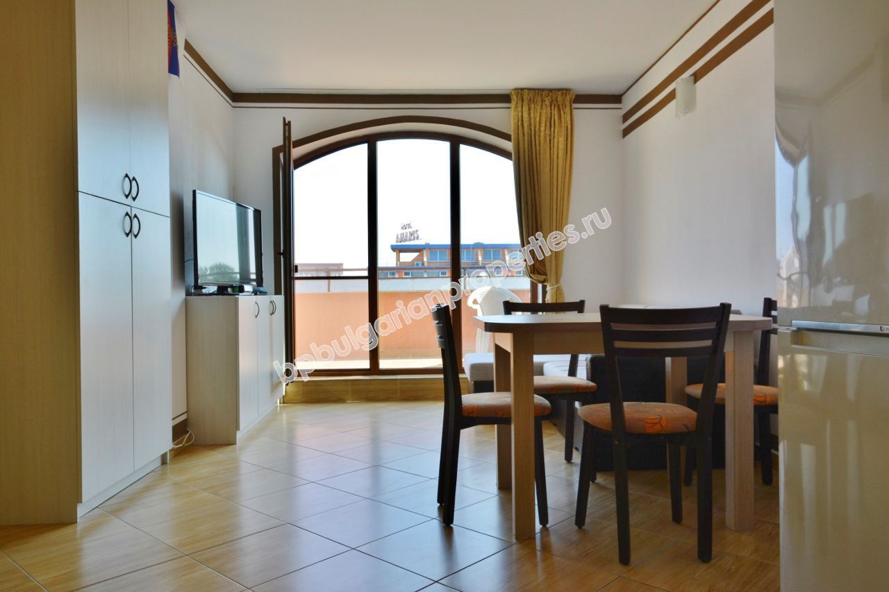 Мебелиран едноспален апартамент за продажба в курорта Слънчев Бряг