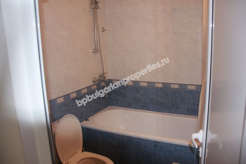 Евтин двустаен апартамент в комуникативен район на Слънчев Бряг