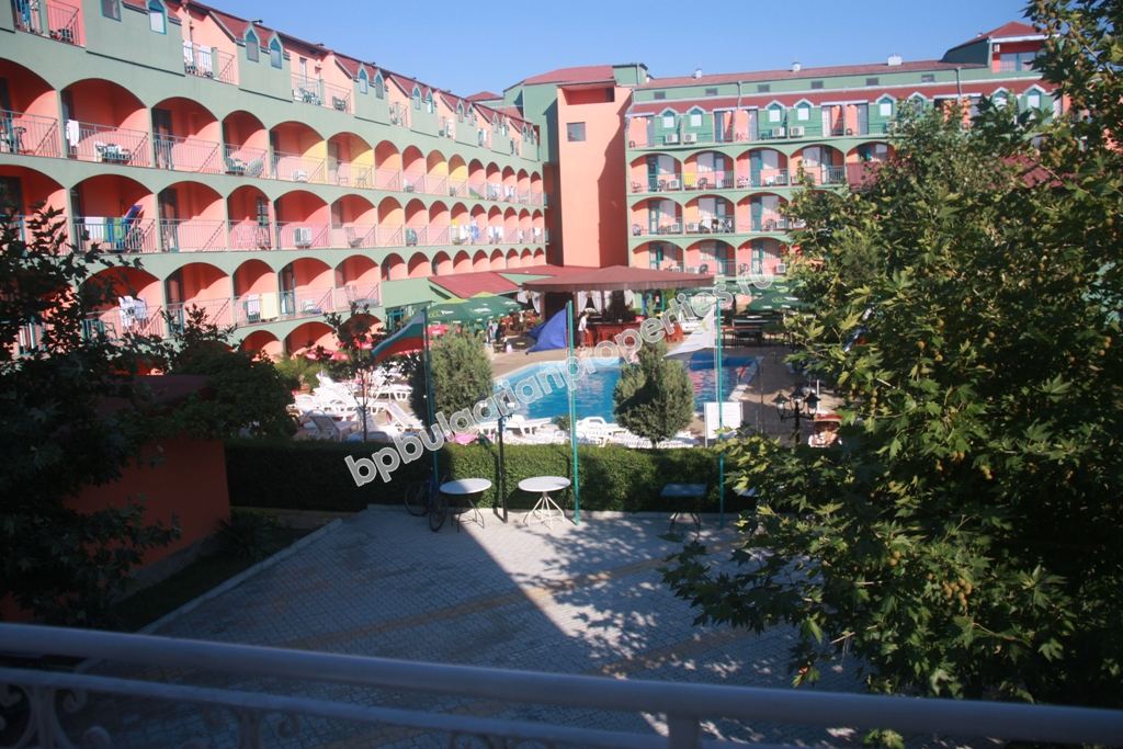 Евтин двустаен апартамент в комуникативен район на Слънчев Бряг