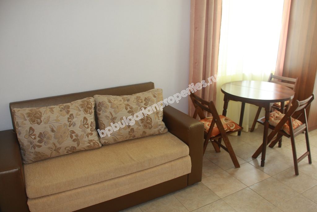 Евтин двустаен апартамент в комуникативен район на Слънчев Бряг