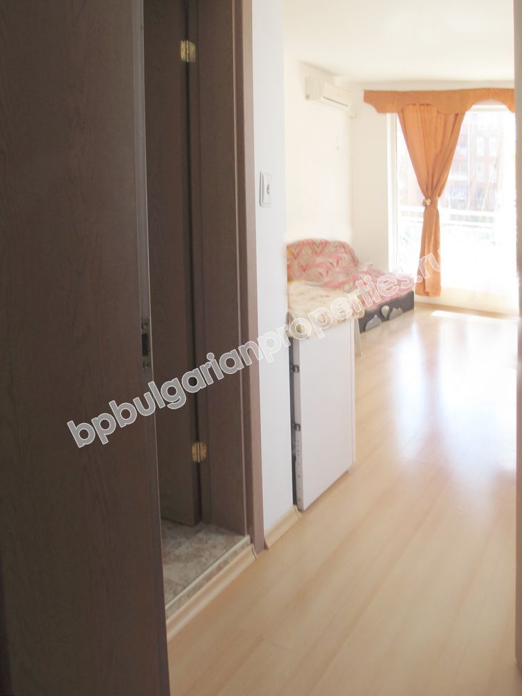 Мебелирано студио за продажба в комплекс в курорта Слънчев Бряг