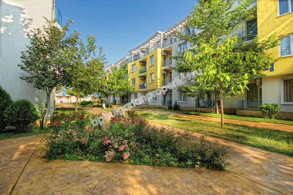 За продажба двуспален мебелиран апартамент в курорта Слънчев Бряг