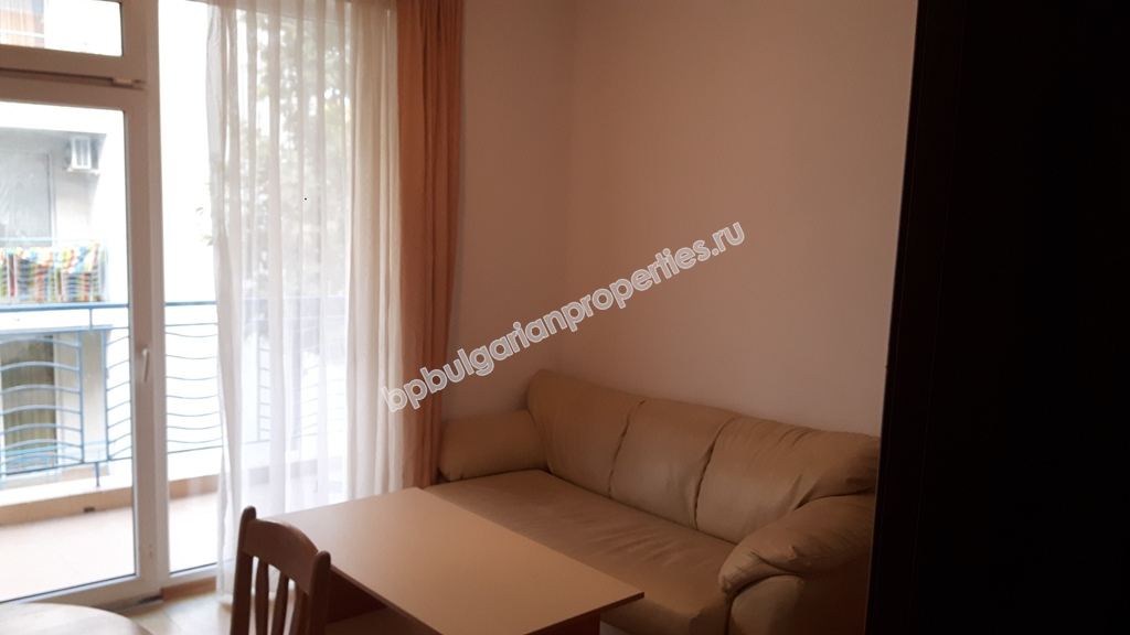 За продажба двуспален мебелиран апартамент в курорта Слънчев Бряг