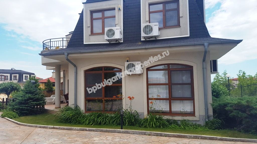 Мебелиран двуспален апартамент за продажба близо до курорта Слънчев Бряг