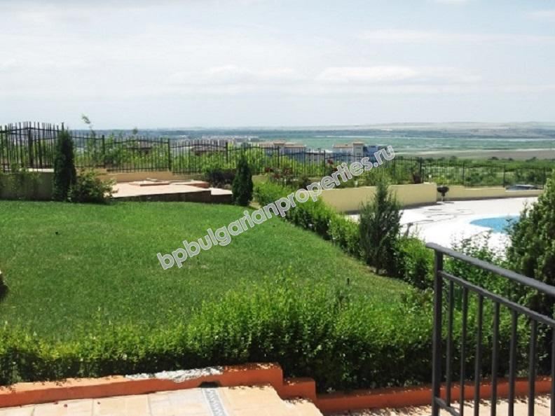 Мебелиран двуспален апартамент за продажба близо до курорта Слънчев Бряг