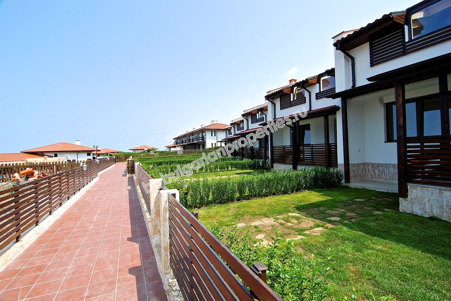 Луксозни къщи тип таунхаус за продаване близо до морето в Лозенец