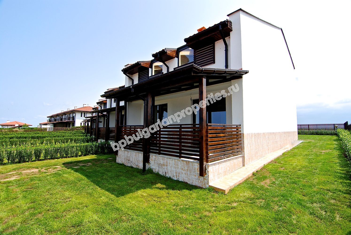 Луксозни къщи тип таунхаус за продаване близо до морето в Лозенец