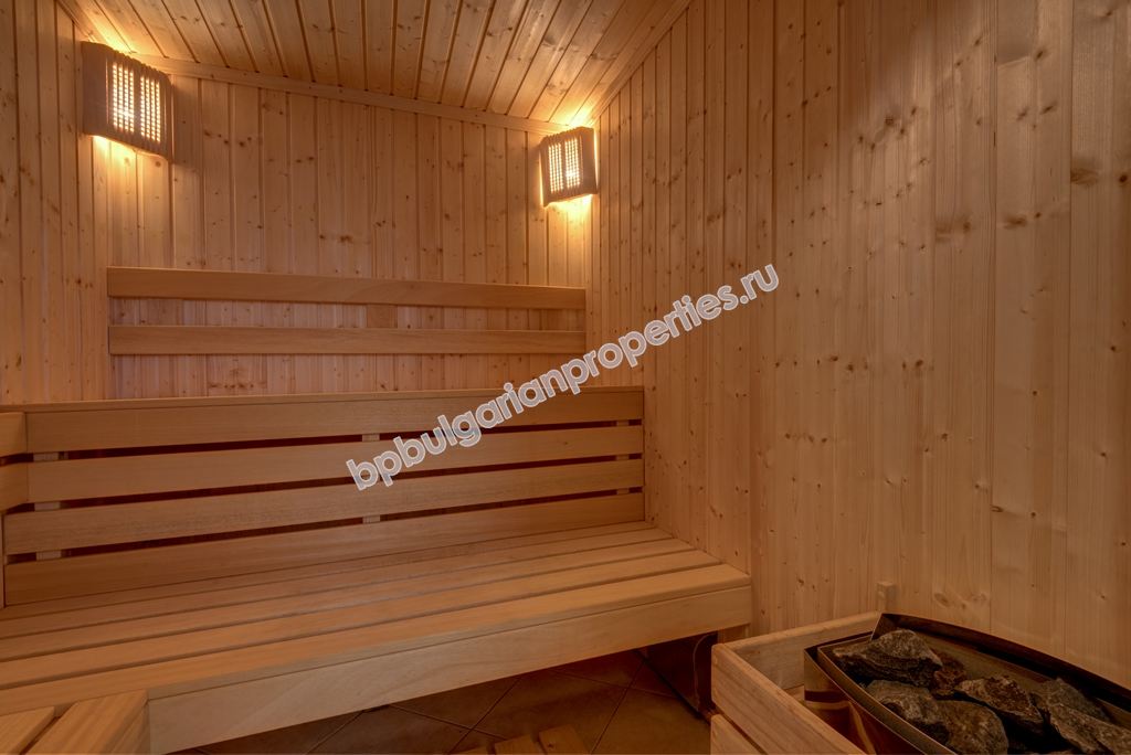 Уникална луксозно мебелирана триетажна къща за продажба в град Созопол