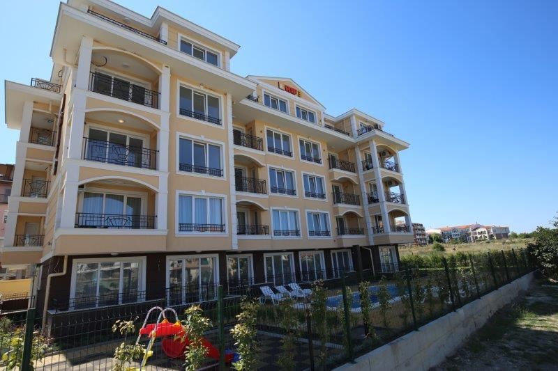 Директно от строителя! Луксозно обзаведен двустаен апартамент близо до морето в Равда