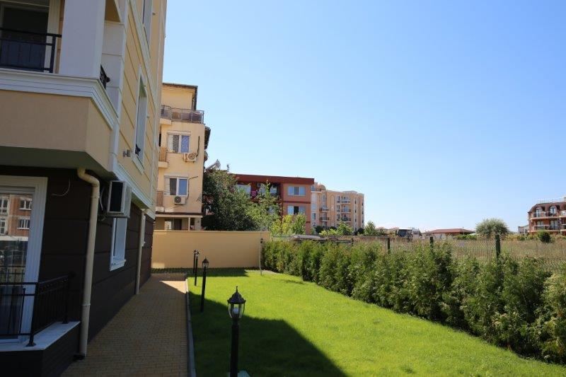 Директно от строителя! Луксозно обзаведен двустаен апартамент близо до морето в Равда