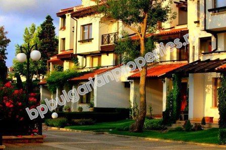 Апартаменти за продажба на 1-ва линия море