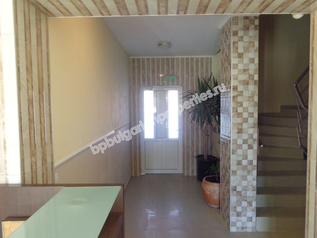 Мебелиран двуспален апартамент за продажба близо до плажа в курорта Слънчев Бряг