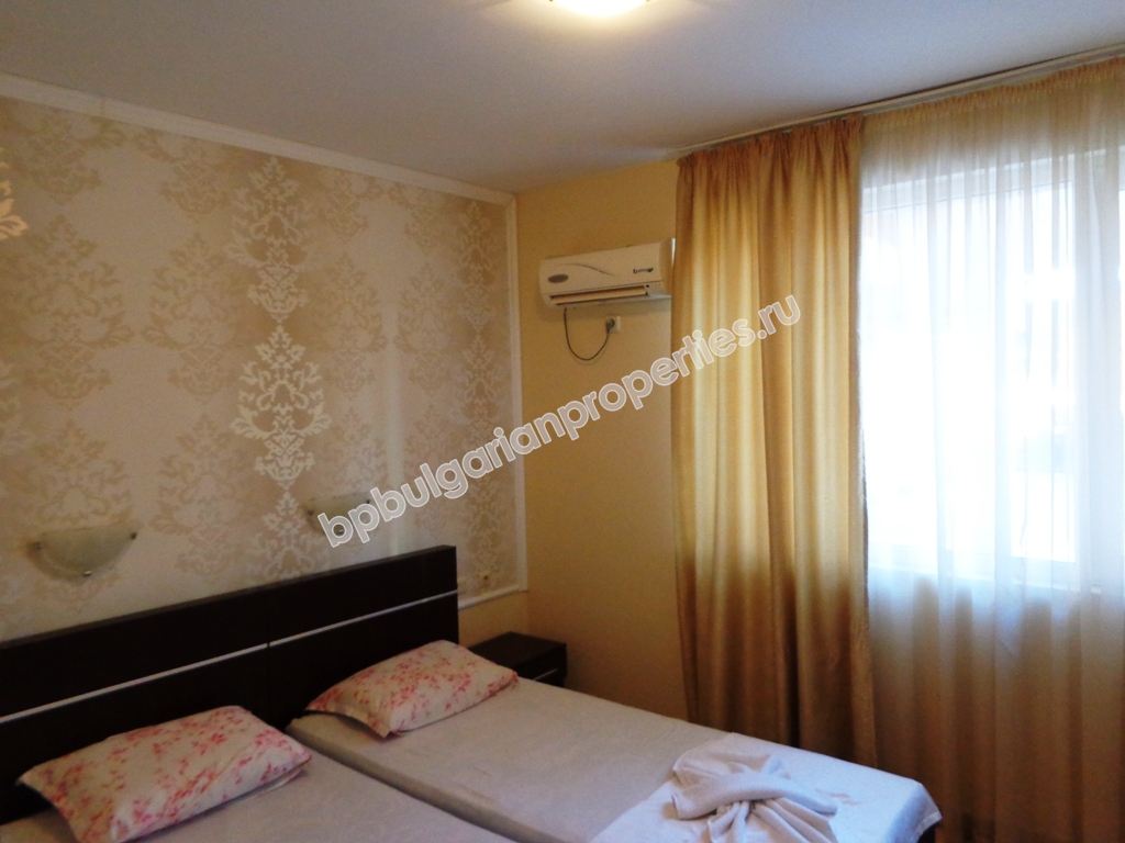 Мебелиран двуспален апартамент за продажба близо до плажа в курорта Слънчев Бряг