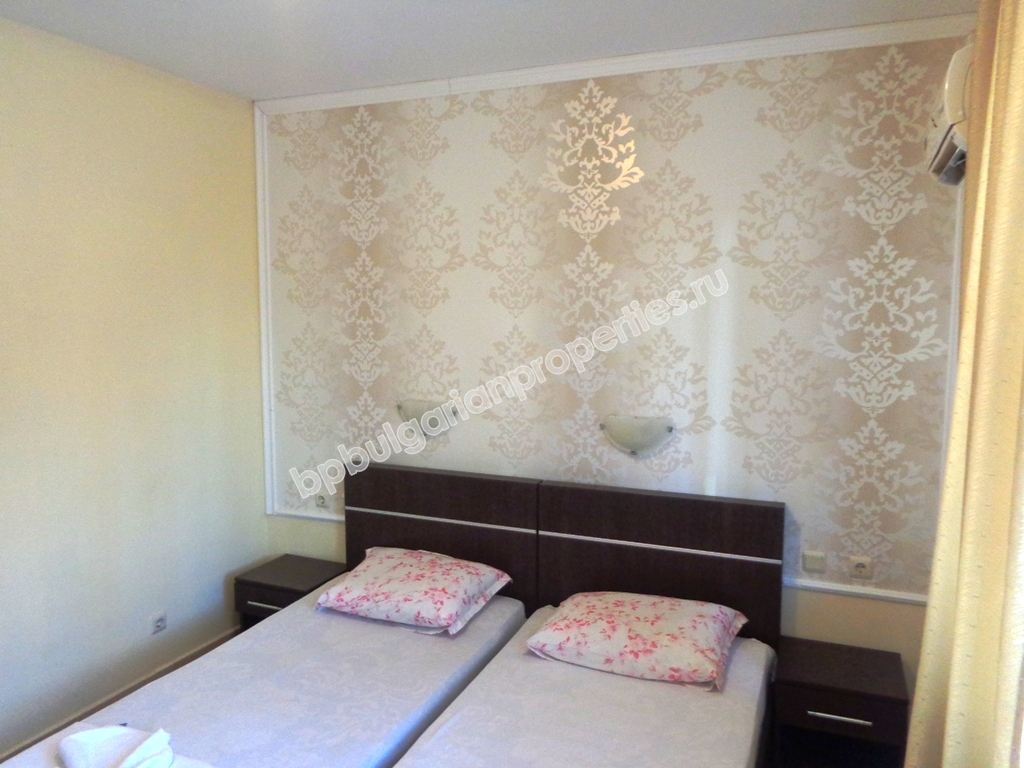 Мебелиран двуспален апартамент за продажба близо до плажа в курорта Слънчев Бряг