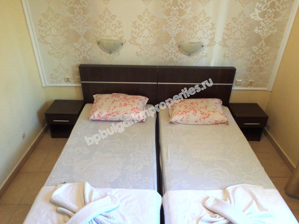 Мебелиран двуспален апартамент за продажба близо до плажа в курорта Слънчев Бряг